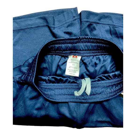 Above the Rim - Picture 4 of 4